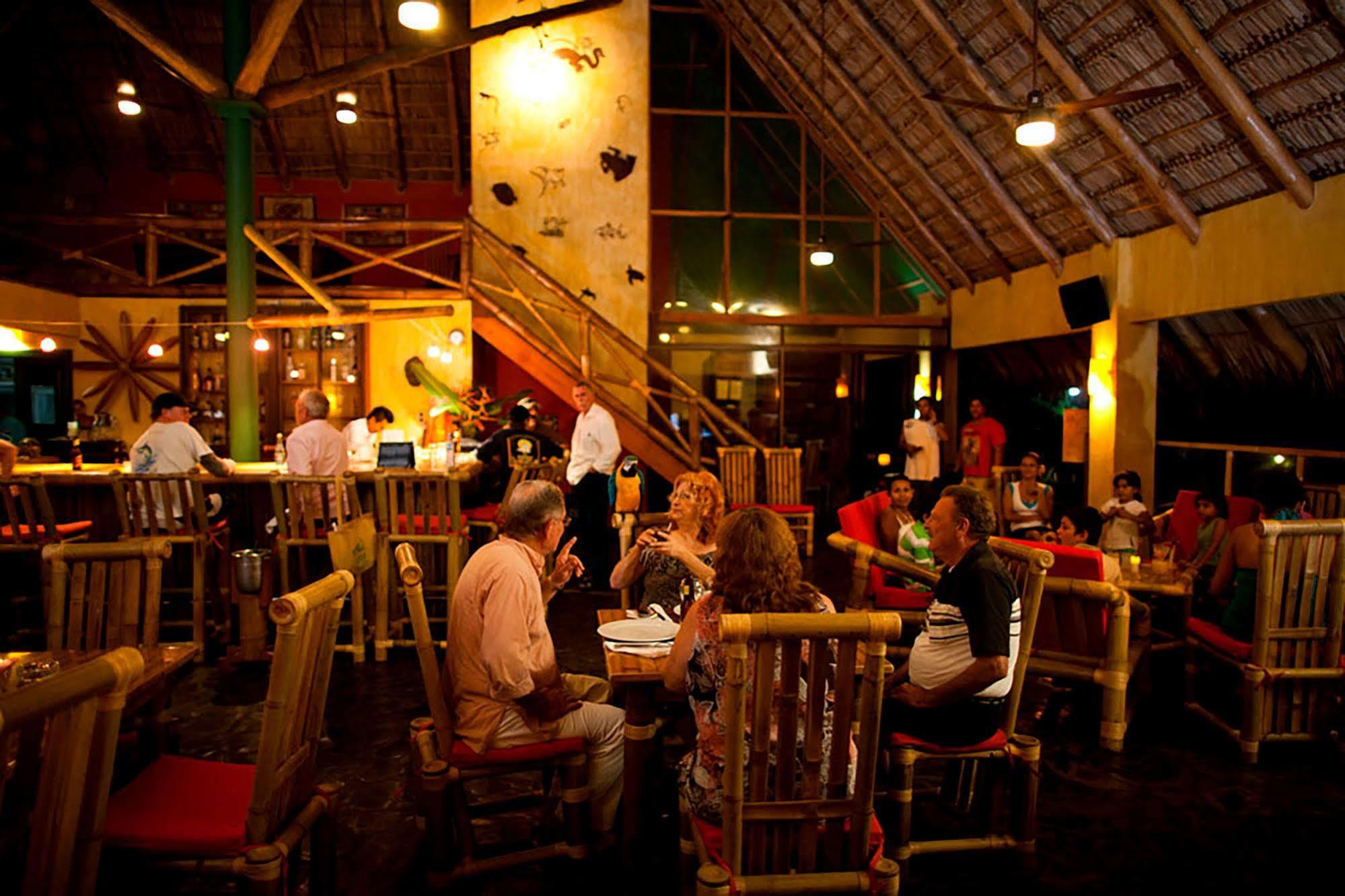 Clandestino Beach Resort Parrita Restaurante foto
